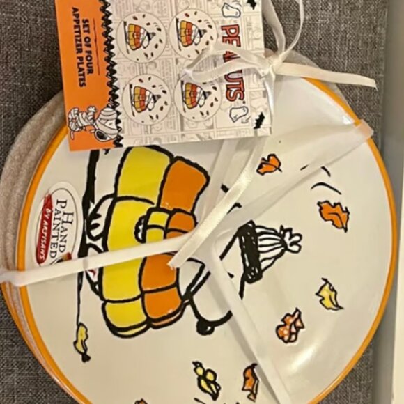 Falls Theme Peanuts Set of Four Appetizer Plates, Hand Painted. - Picture 1 of 2
